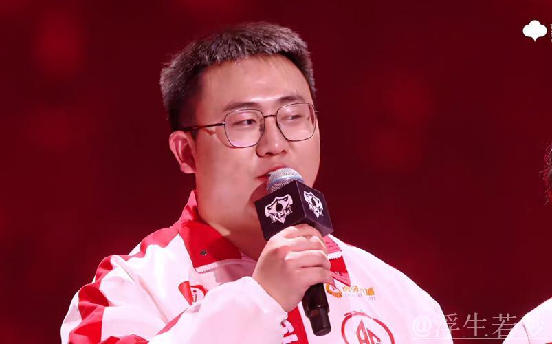 轩染关羽巧妙控场，RNG.M未能击杀安琪拉反遭配合反击